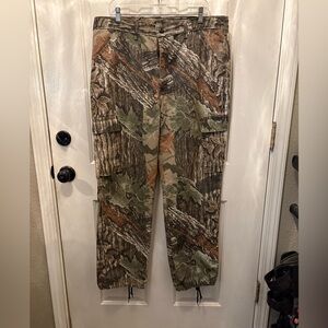 Realtree Men's Camouflage Cargo Pants - Green/Brown Camo Pattern